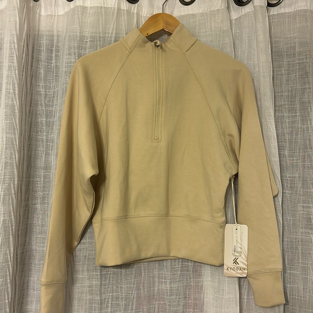 Kyodan Half zip Sweatshirt NWT cream size S